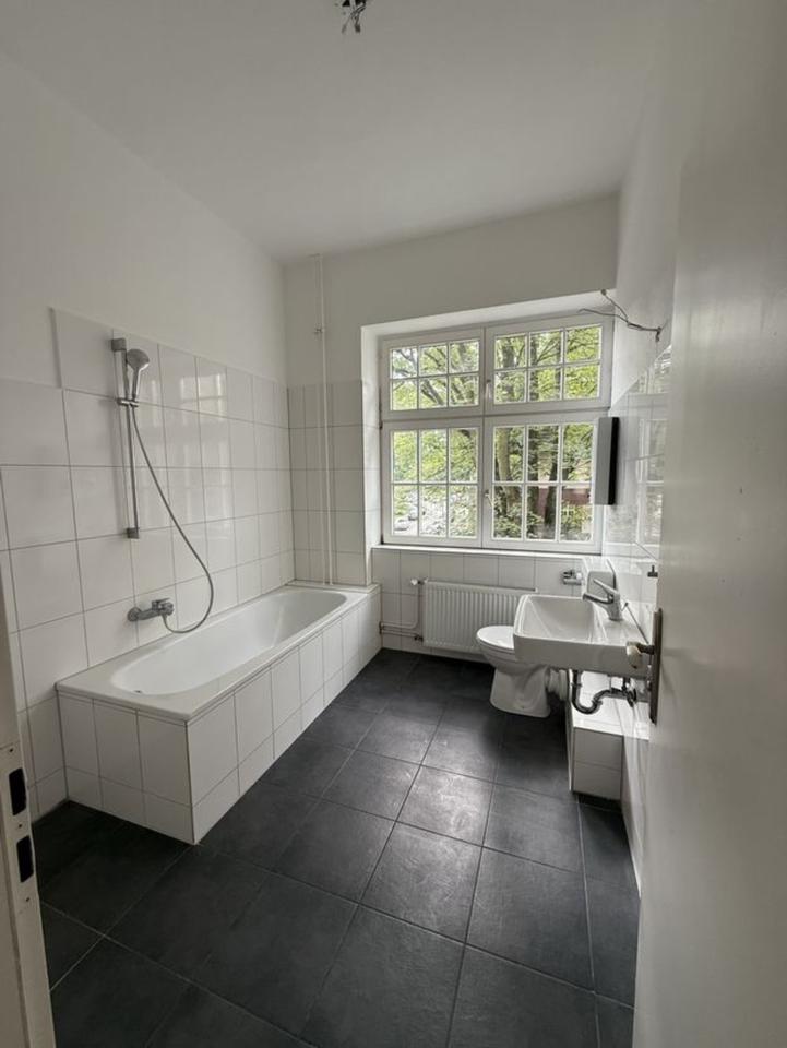 Thumbnail-Charmante, helle 3,5-Zimmer Wohnung mit Balkon