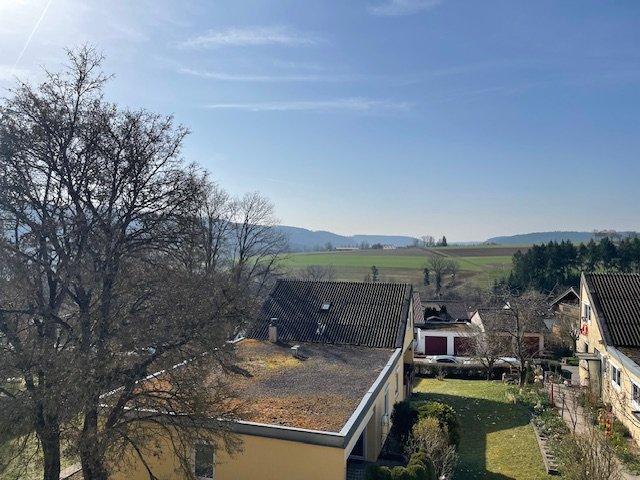 Thumbnail-Sofort frei: 3 Zi.-ETW mit Balkon und traumhaftem Ausblick
