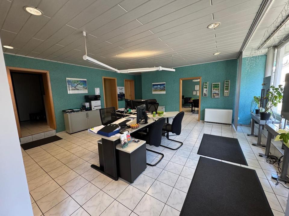 Thumbnail-Gewerbefläche mit Büro-Empfangsbereich in Burgbrohl zu vermieten