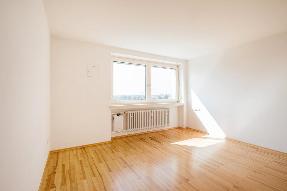Thumbnail-Moderne 2,5-Zimmer-Wohnung mit EBK und tollem Ausblick am Oberhauser Bahnhof