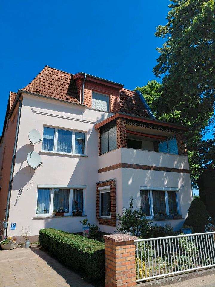 Thumbnail-wohnung über zwei Etagen und Balkon. Dazu eine Auto Garage.