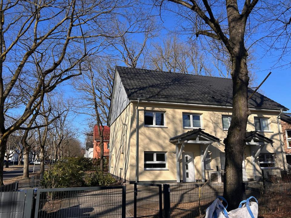 Thumbnail-gepflegte Doppelhaushälfte mit 108 qm WFL zzgl. Ausbaureserve