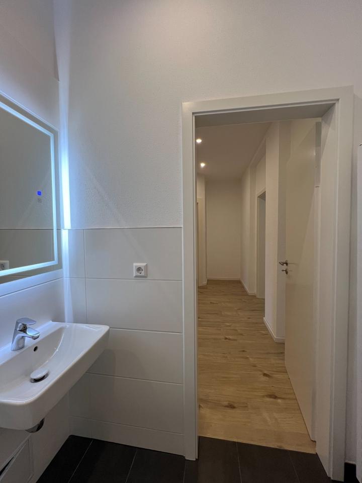 Thumbnail-Große Wohnung, große Möglichkeiten - 2 Zimmer, Zentral, Modern & mit EBK