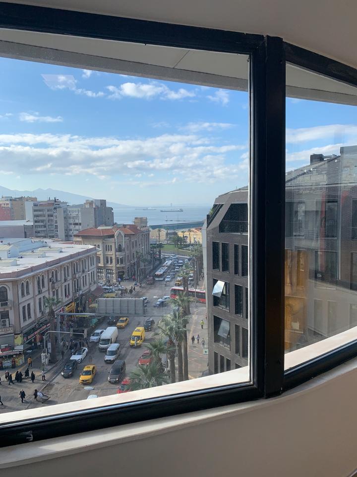 Thumbnail-Büro in Türkei- izmir