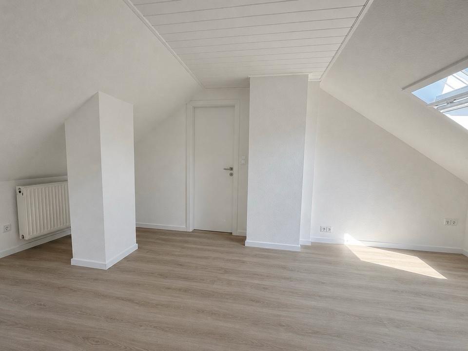 Thumbnail-Dachgeschosswohnung mit EBK nähe Bahnhof!