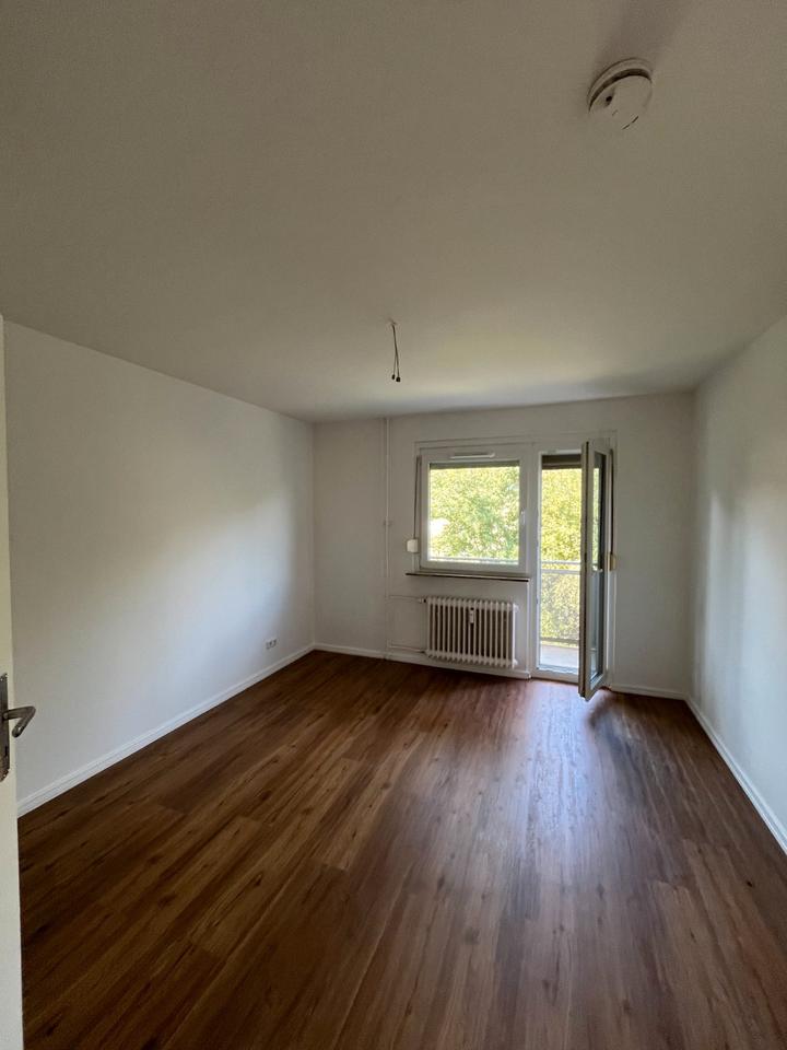 Thumbnail-Günstige zwei Zimmer Wohnung am Marbachweg 280 - 60320