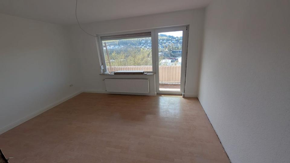 Thumbnail-Helle 3-Zimmer-Wohnung im 1. OG mit Balkon in Meschede