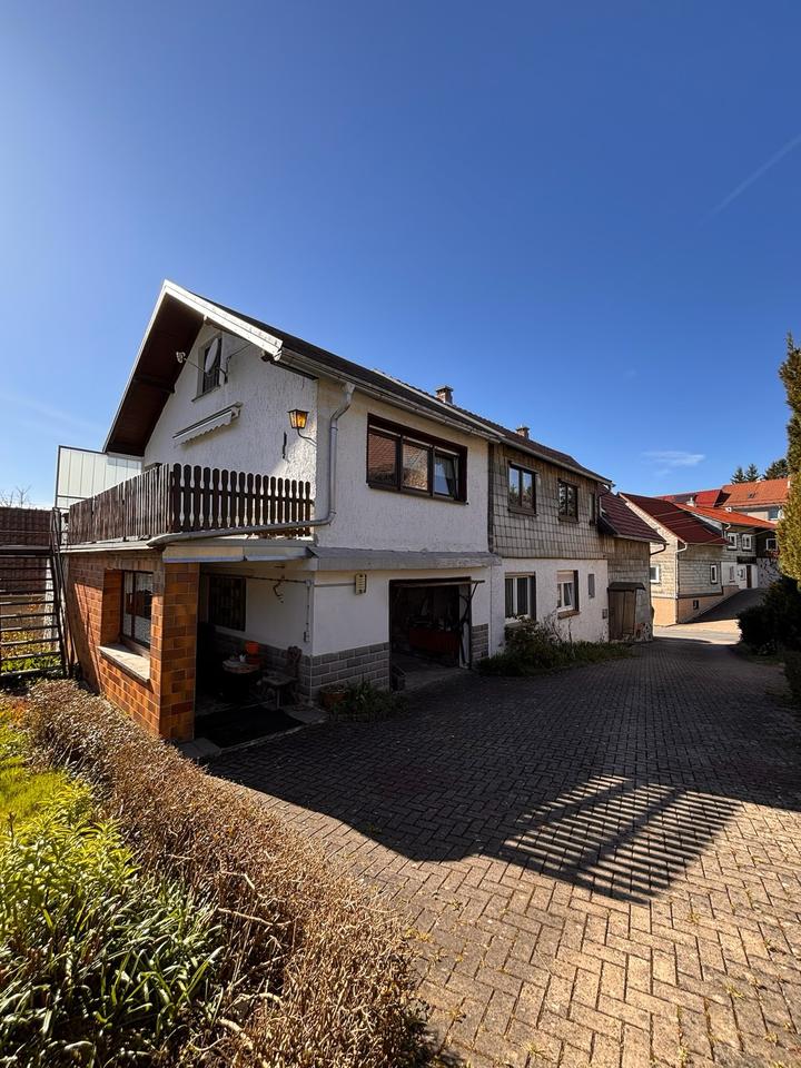 Thumbnail-Großes Zweifamilienhaus (195qm), 3 Garagen & Garten in Waffenrod