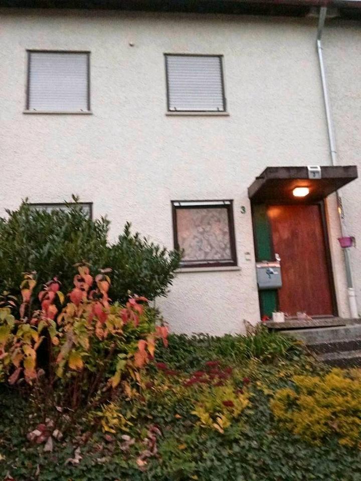 Thumbnail-Gepflegtes Haus mit Garten und Garage 