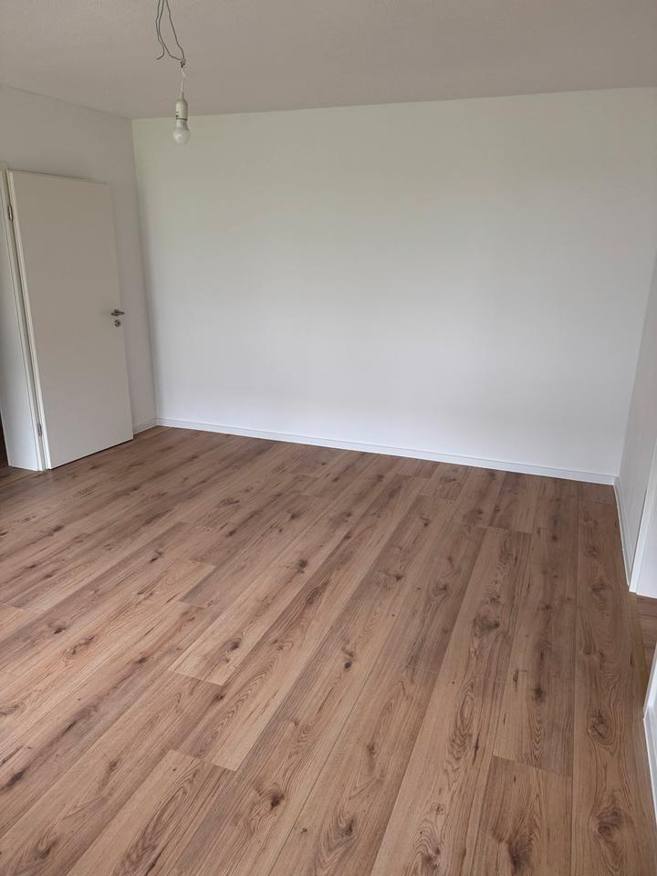 Thumbnail-Blomberg 4ZKBB Wohnung Balkon 81qm 1.0G ab 05.05. zu vermieten