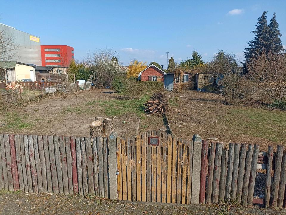 Thumbnail-Kleingarten mit liebebedürftigem Hexenhäus'chen