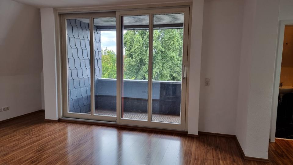 Thumbnail-3 Zi DG-Maisonette-WHG mit Loggia, EBK und Carportstellplatz