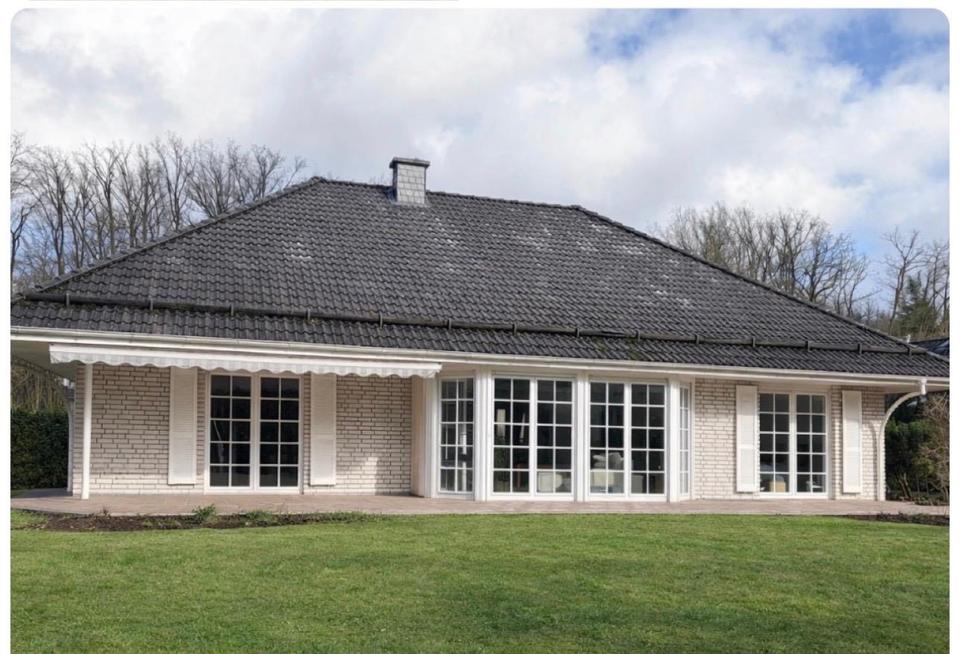 Thumbnail-Bungalow mit weitläufigem Grundstück