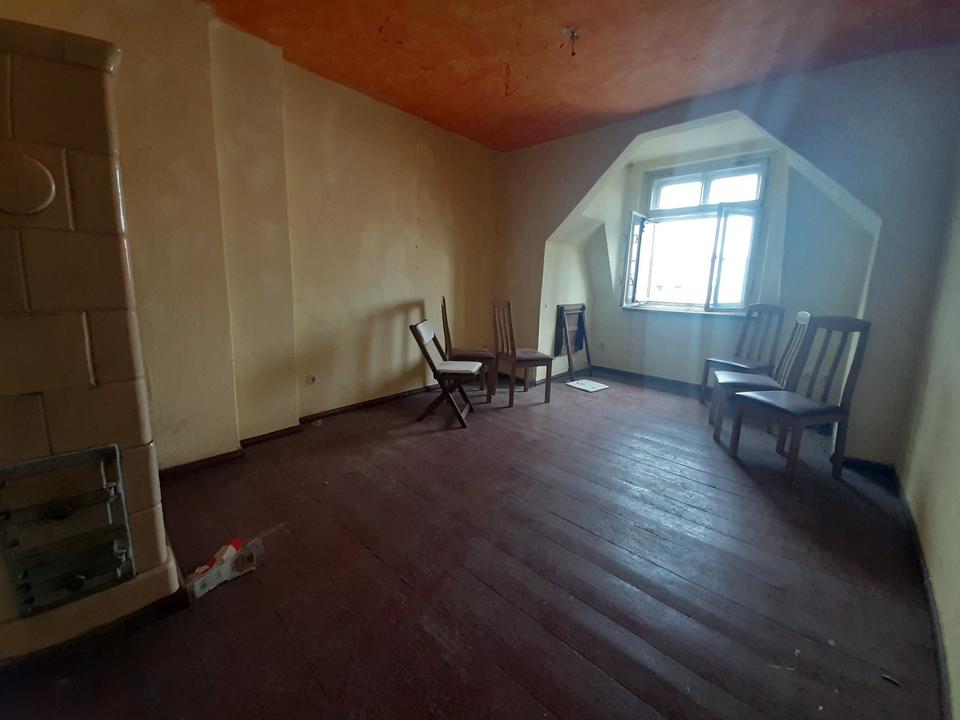Thumbnail-RESERVIERT! Selbstrenovierer aufgepasst: DG-Apartment im Zentrum sofort frei!