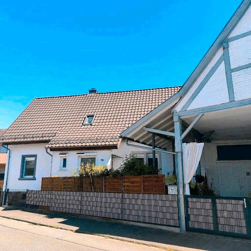 Thumbnail-Einfamilienhaus mit Nebengebäude