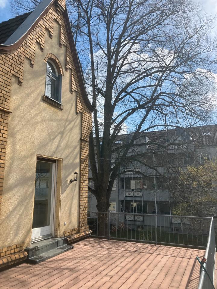 Thumbnail-Stilvolle Altbauwohnung 122m2 mit Südterrasse und Parkplatz