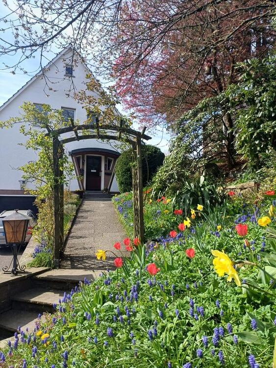 Thumbnail-Einfamilienhaus Mehrgenerationenhaus Wohnen & Arbeiten