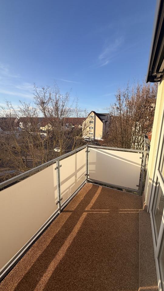 Thumbnail-Idyllisches Wohnen in Frienstedt! 3-Raum-Wohnung mit Balkon|EBK & Außen-Stellplatz!