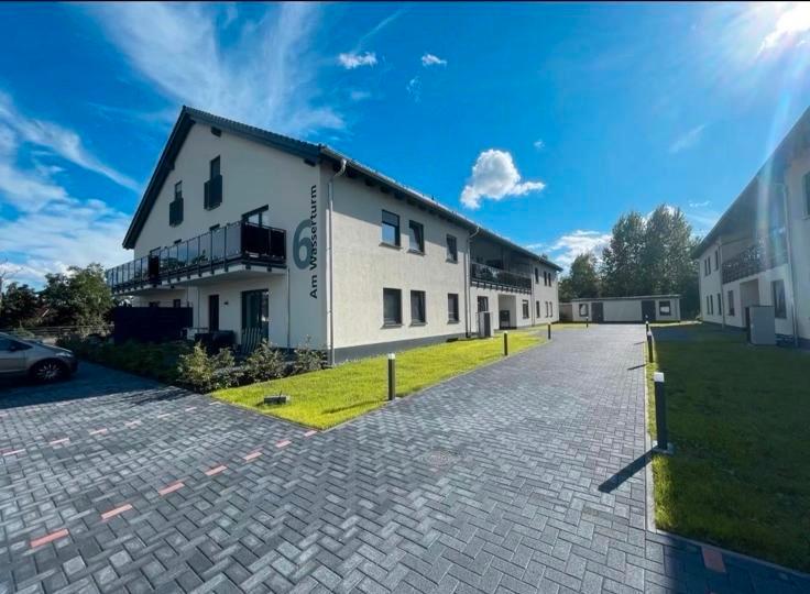 Thumbnail-Große 2 Raumwohnung mit großzügiger umzäunter Terrasse