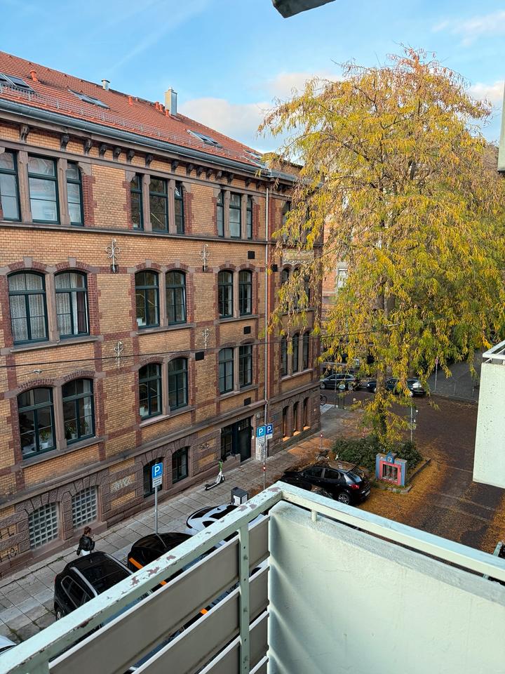 Thumbnail-Helle 1-Zimmer-Wohnung mit Balkon im Heusteigviertel