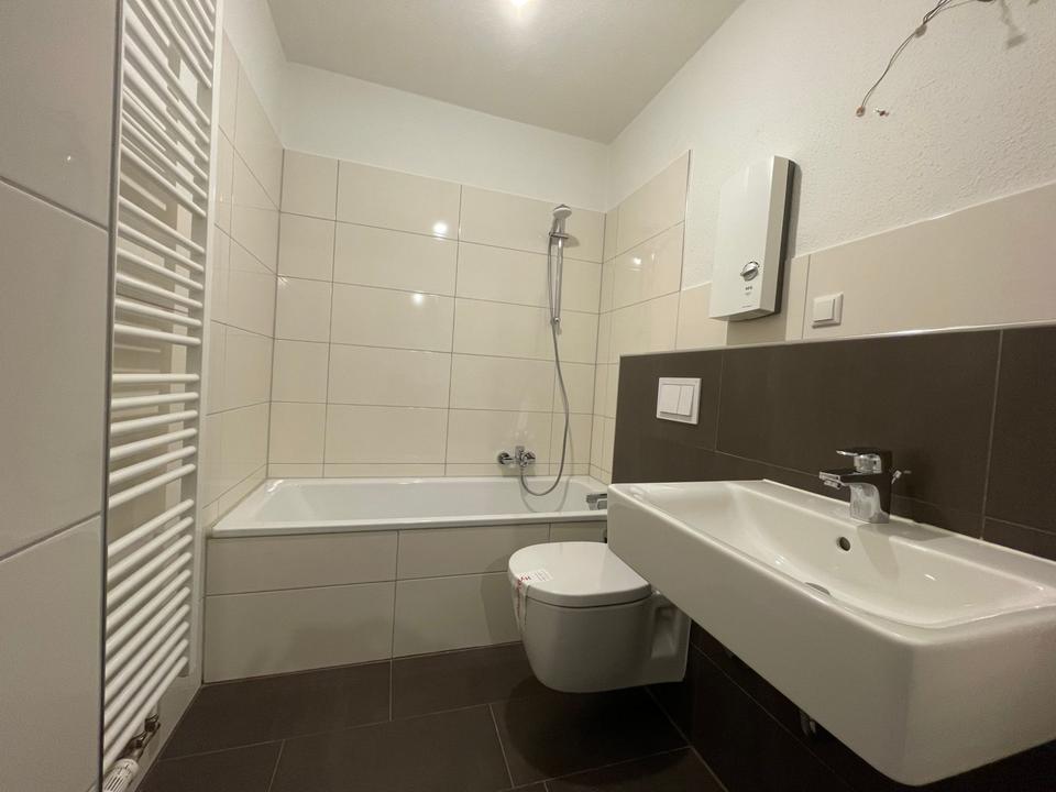 Thumbnail-*Modernisierte Balkonwohnung mit Wannenbad*gedämmtes Haus*