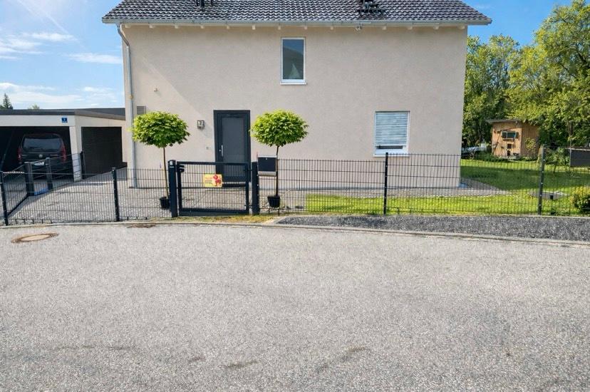 Thumbnail-Einfamilienhaus mit Doppelgarage