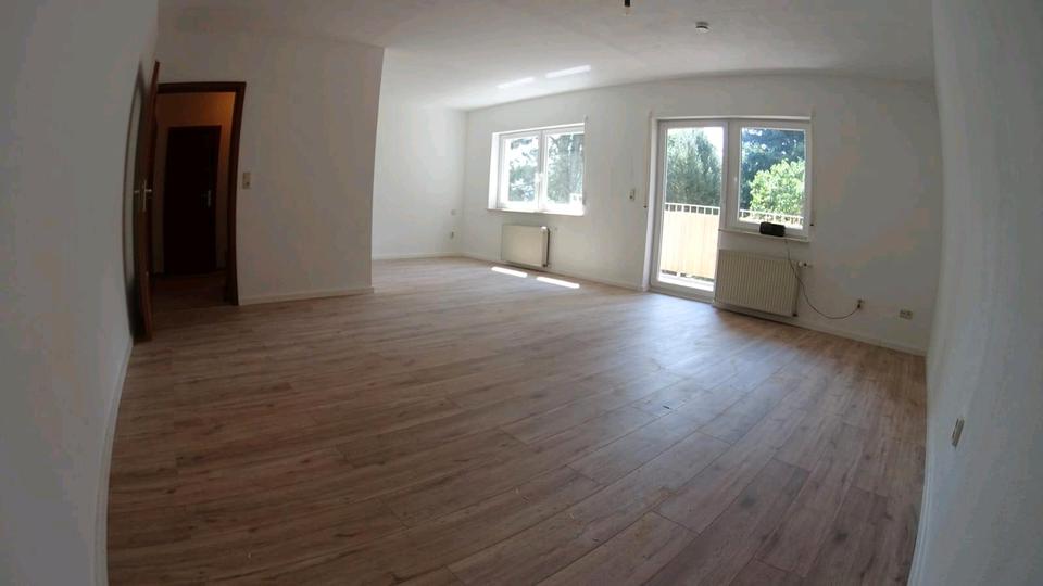 Thumbnail-sonnige Einraum-Wohnung mit Balkon