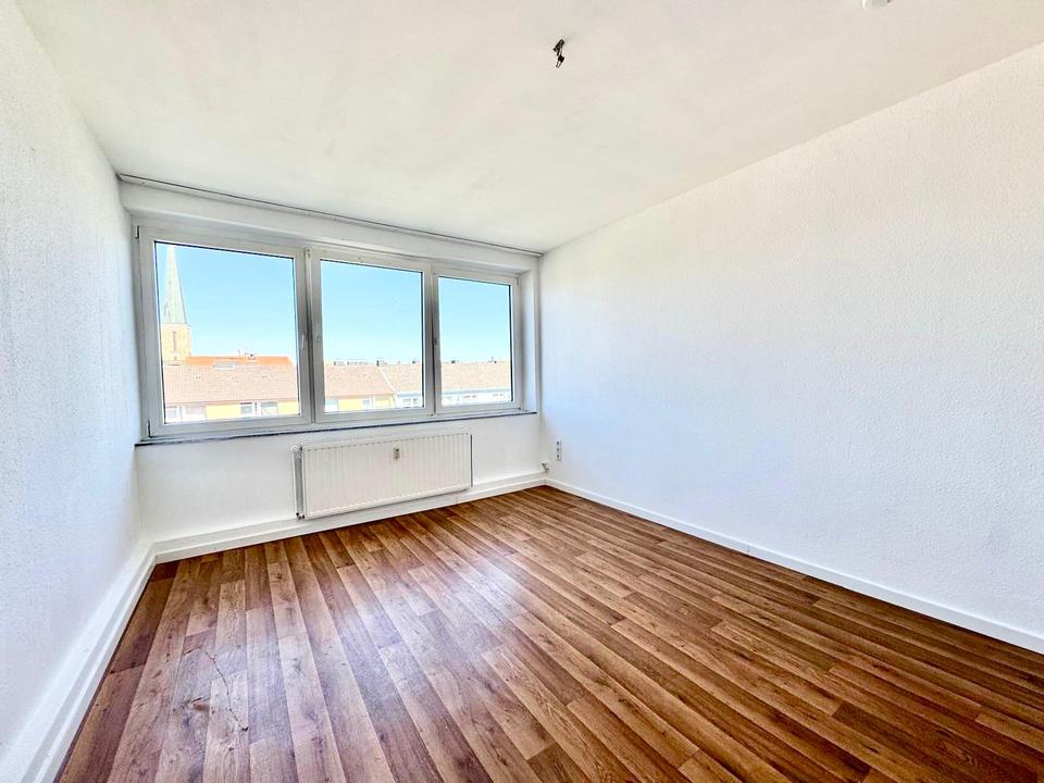 Thumbnail-Frisch renovierte 2,5 Zim. Wohnung im Zentrum mit Aufzug!!