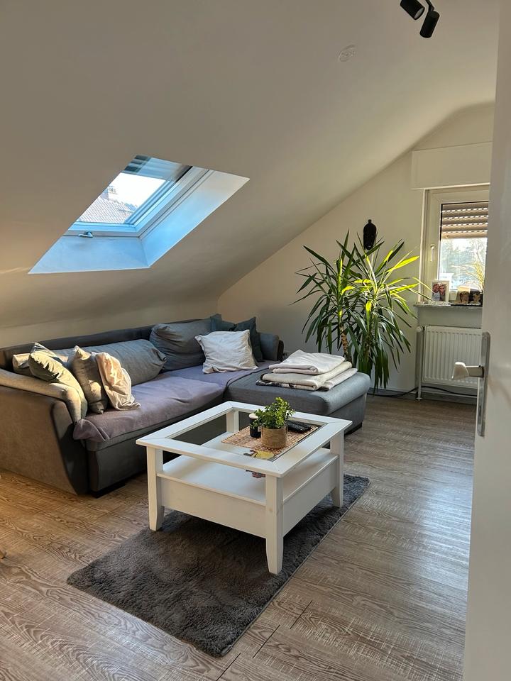 Thumbnail-Gemütliche 2-Zimmer-Dachgeschosswohnung in Alsbach-Hähnlein