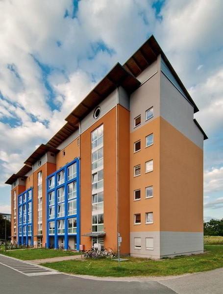 Thumbnail-Neu renovierte 2-Zimmer-Wohnung mit Sonnenbalkon ab sofort frei!