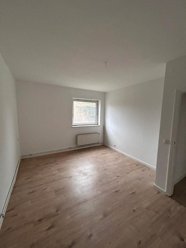 Thumbnail-Renovierte 4-Zimmer-Wohnug zu vermieten