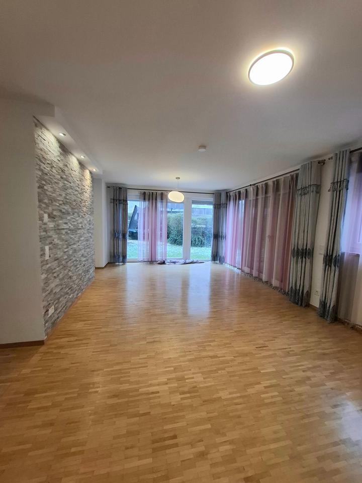 Thumbnail-Hochwertige Maisonettewohnung mit Garten