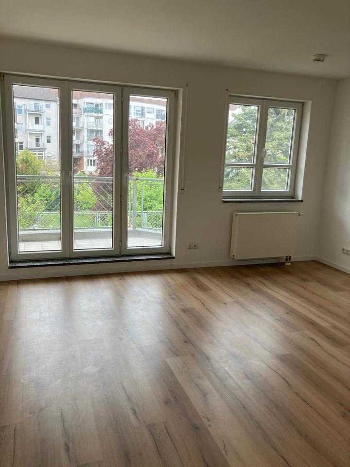 Thumbnail-Frisch renovierte 1-Zimmer-Wohnung mit Balkon & Einbauküche in D