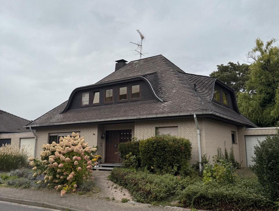 Thumbnail-Schönes freistehendes Einfamilienhaus