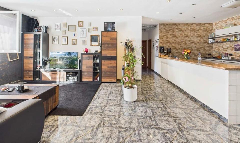 Thumbnail-Moderne 4-Zimmer-Wohnung (108qm) inkl. EBK, Stellplatz ab. 1.6.