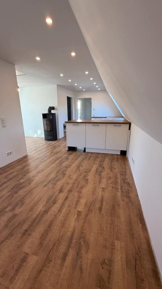 Thumbnail-Erstbezug nach Kernsanierung-großzügige 3-Zimmer-Dachgeschosswhg