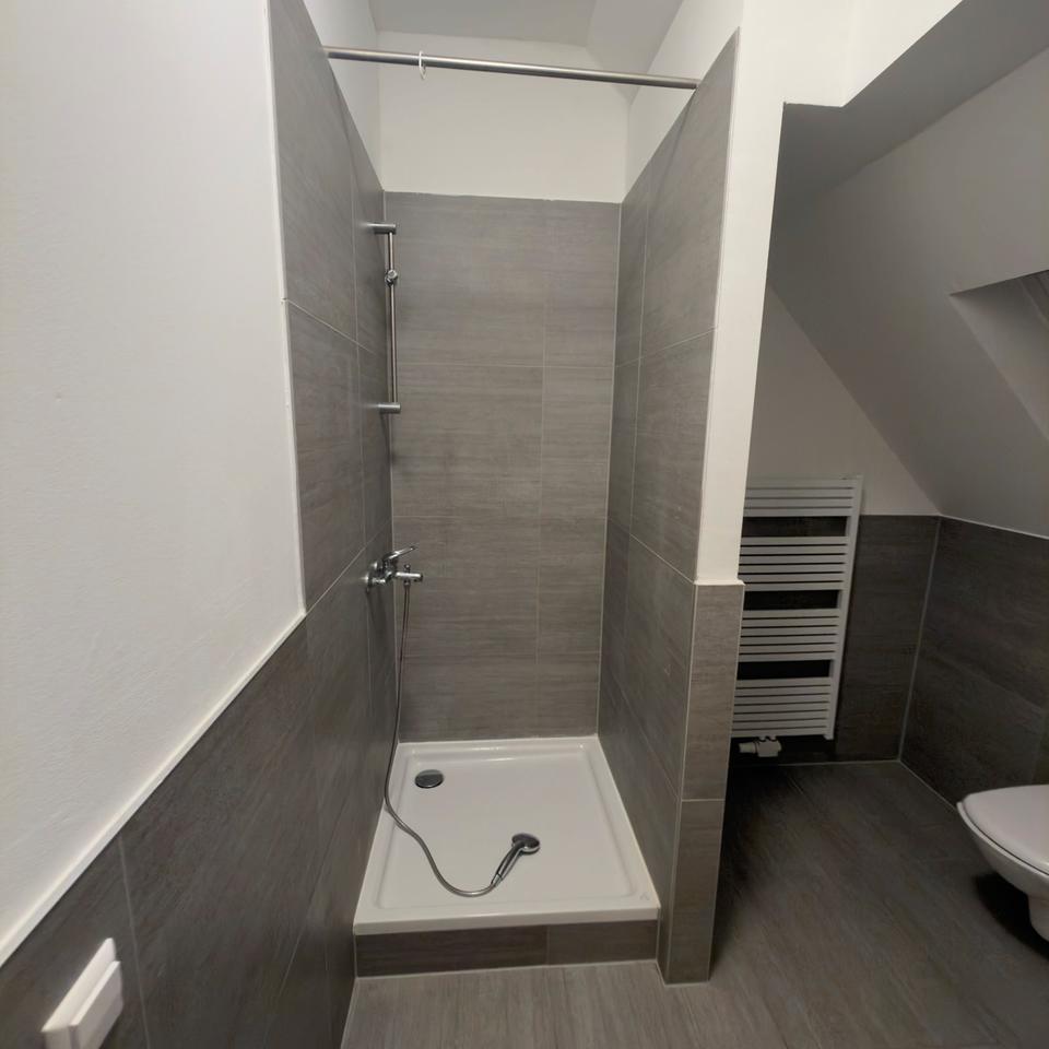 Thumbnail-Wohnung zu vermieten ( Gas und Wasser in Miete ) warm 1200€