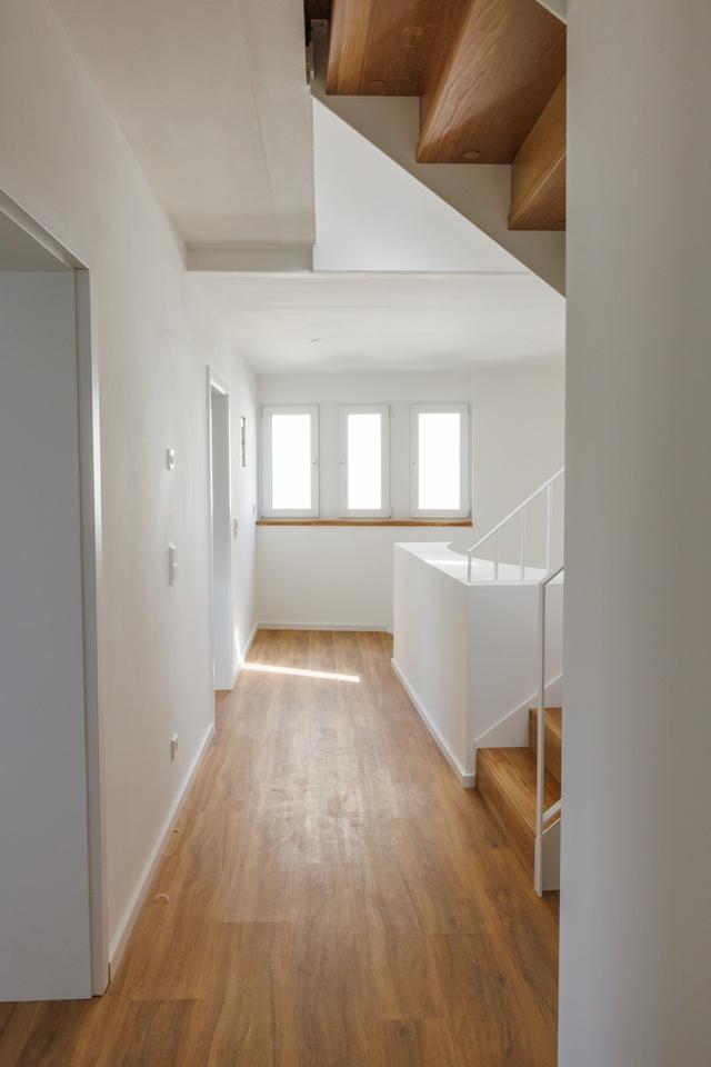 Thumbnail-Luxuriös saniertes Einfamilienhaus mit Atelier & großem Garten