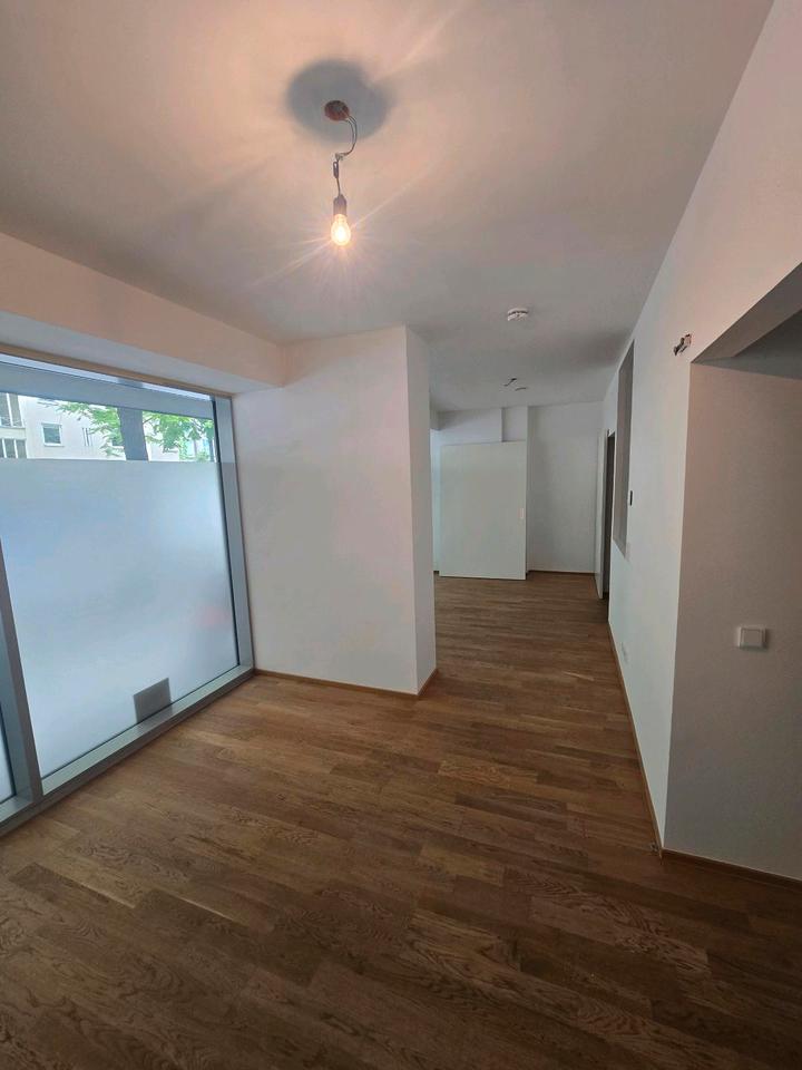 Thumbnail-2,5 Zimmerwohnung in Bogenhausen