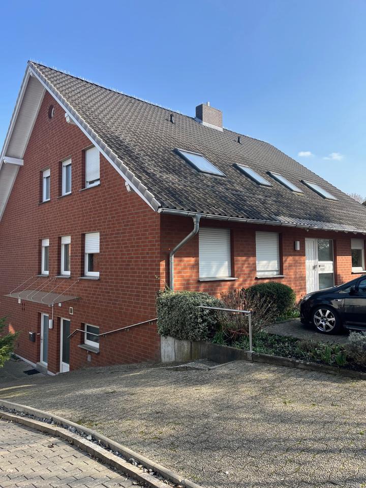 Thumbnail-Attraktive 2-Zimmer-Souterrainwohnung mit Garten und Terrasse in ruhiger Zentrumslage von Rinteln