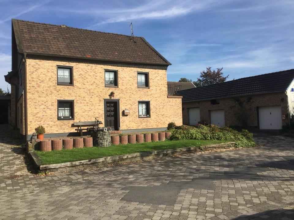 Thumbnail-Haus mit 2 Wohnungen im Zentrum von 53819 NKS, provisionsfrei