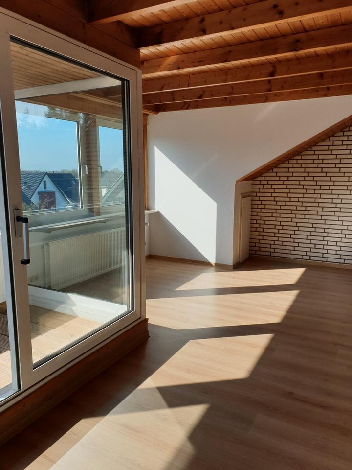 Thumbnail-2 ½ ZKB-Loggia DG-Wohnung in 33647 Bielefeld-Brackwede