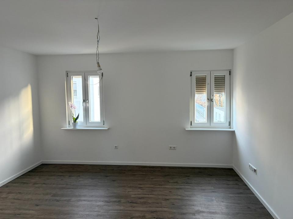Thumbnail-3-Zimmer-Wohnung in Stuttgart-Zuffenhausen mit Balkon & Terrasse