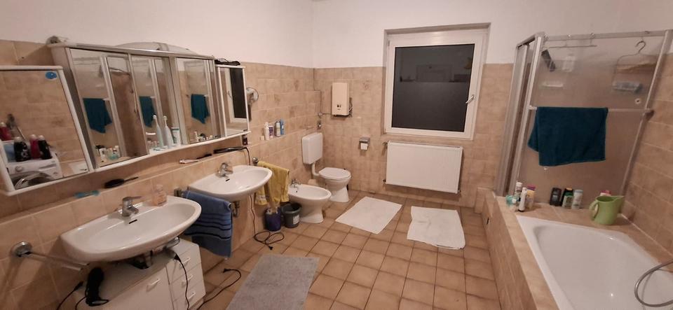 Thumbnail-Ab Sofort Möbliertes Zimmer in 4er WG in Wiesbaden-Mitte