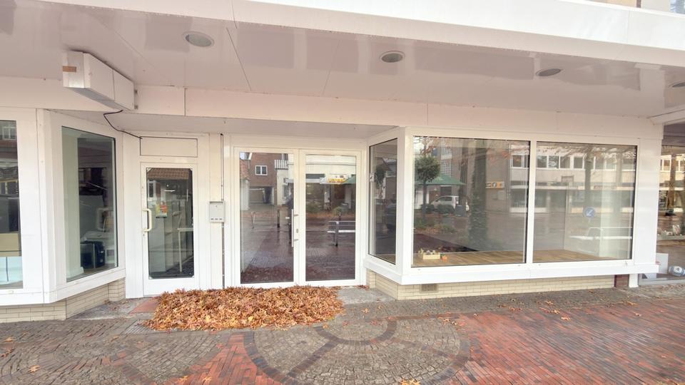 Thumbnail-Gewerbefläche im Erdgeschoss im Zentrum von Bad Zwischenahn – vielseitig nutzbar, Parkplatz & Keller