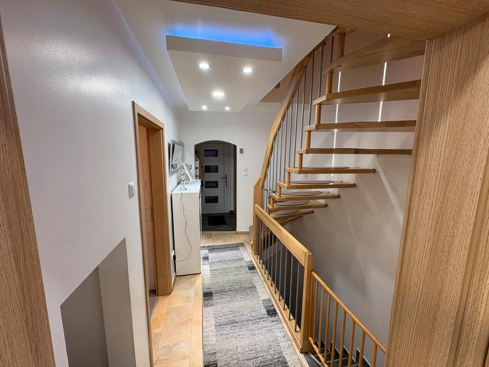 Thumbnail-Zum Verkauf: Renoviertes Reihenhaus mit Garten