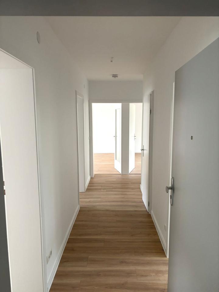 Thumbnail-Geräumige 4-Zimmer-Wohnung mit Balkon in Amberg