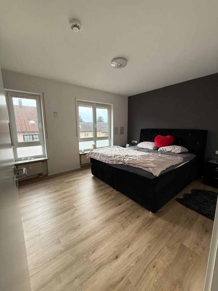 Thumbnail-Attraktive 3-Zimmer-Wohnung mit Balkon, Einbauküche & Garage