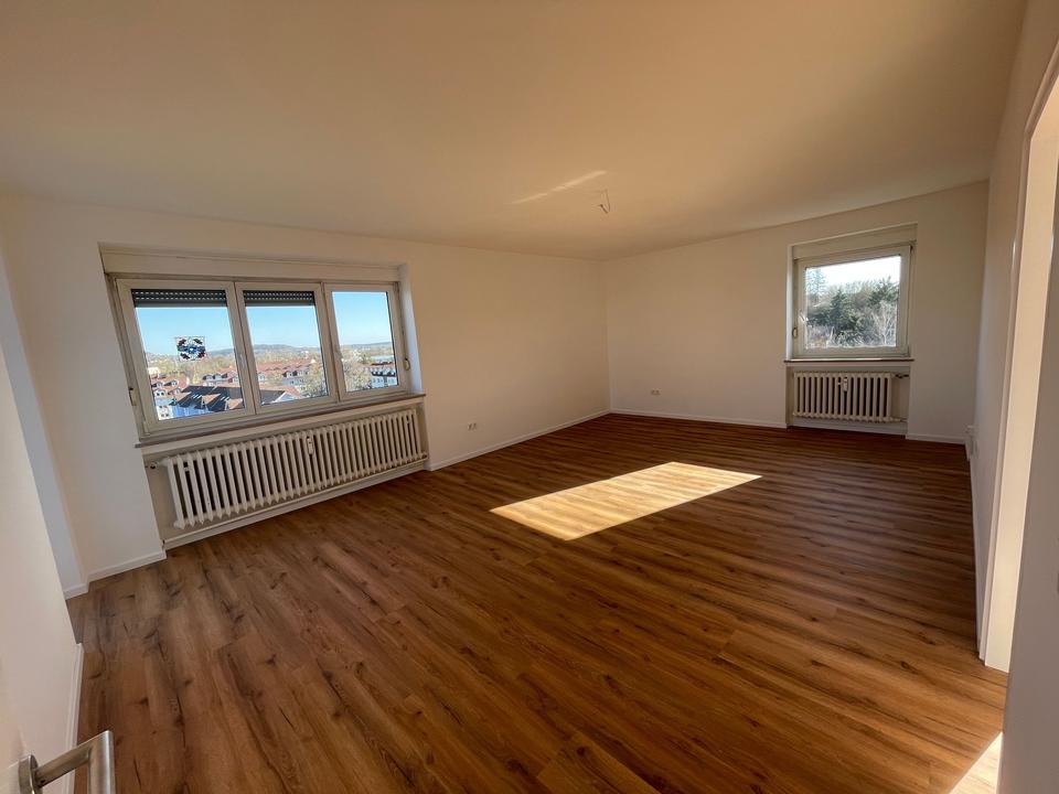 Thumbnail-Sanierte 4-Zimmer-Wohnung mit 3 Balkonen in Coburg