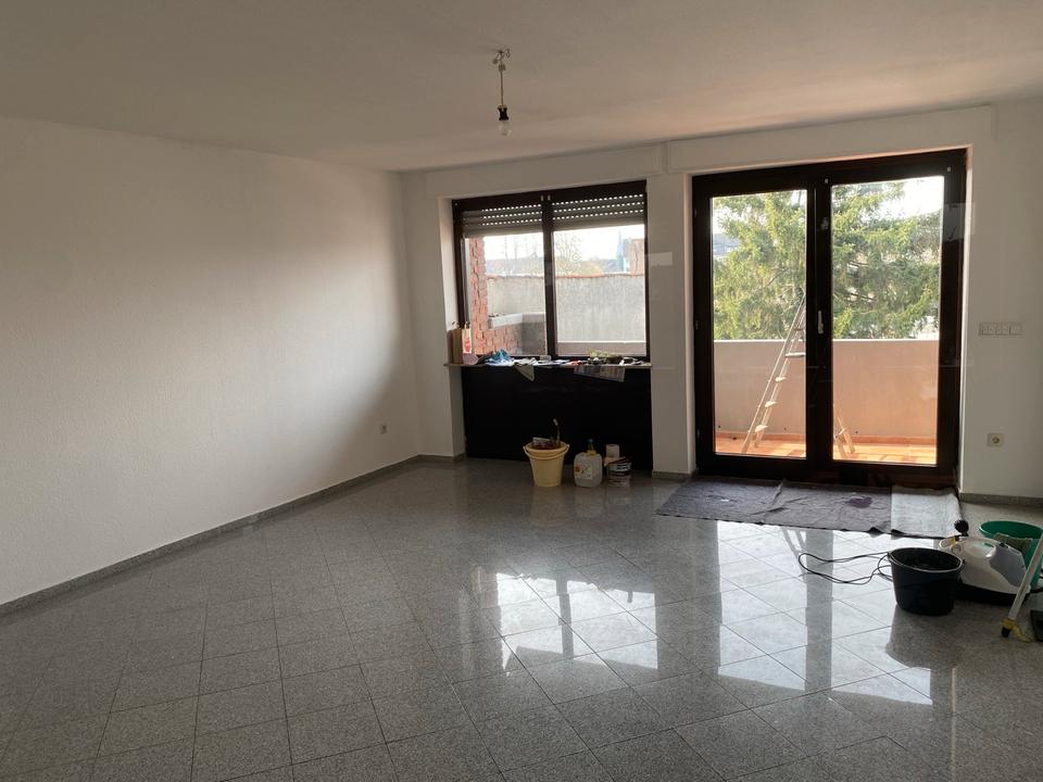 Thumbnail-Schöne helle Wohnung mit Südbalkon im 3.OG Nähe Maria Hilf